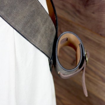 Einfacher Crossbelt in Antik-Braun (L) - 6 cm